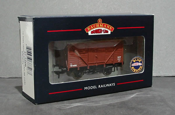 Bachmann Branch line 37-726 12 Ton Ventilated Van BR Brown - Chester Model Centre