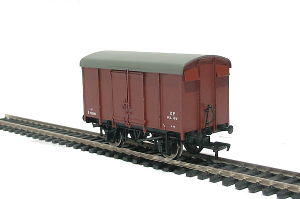 BACHMANN 38-076 12T Southern Plywood Side Vent Van BR Bauxite No.752698 - Chester Model Centre