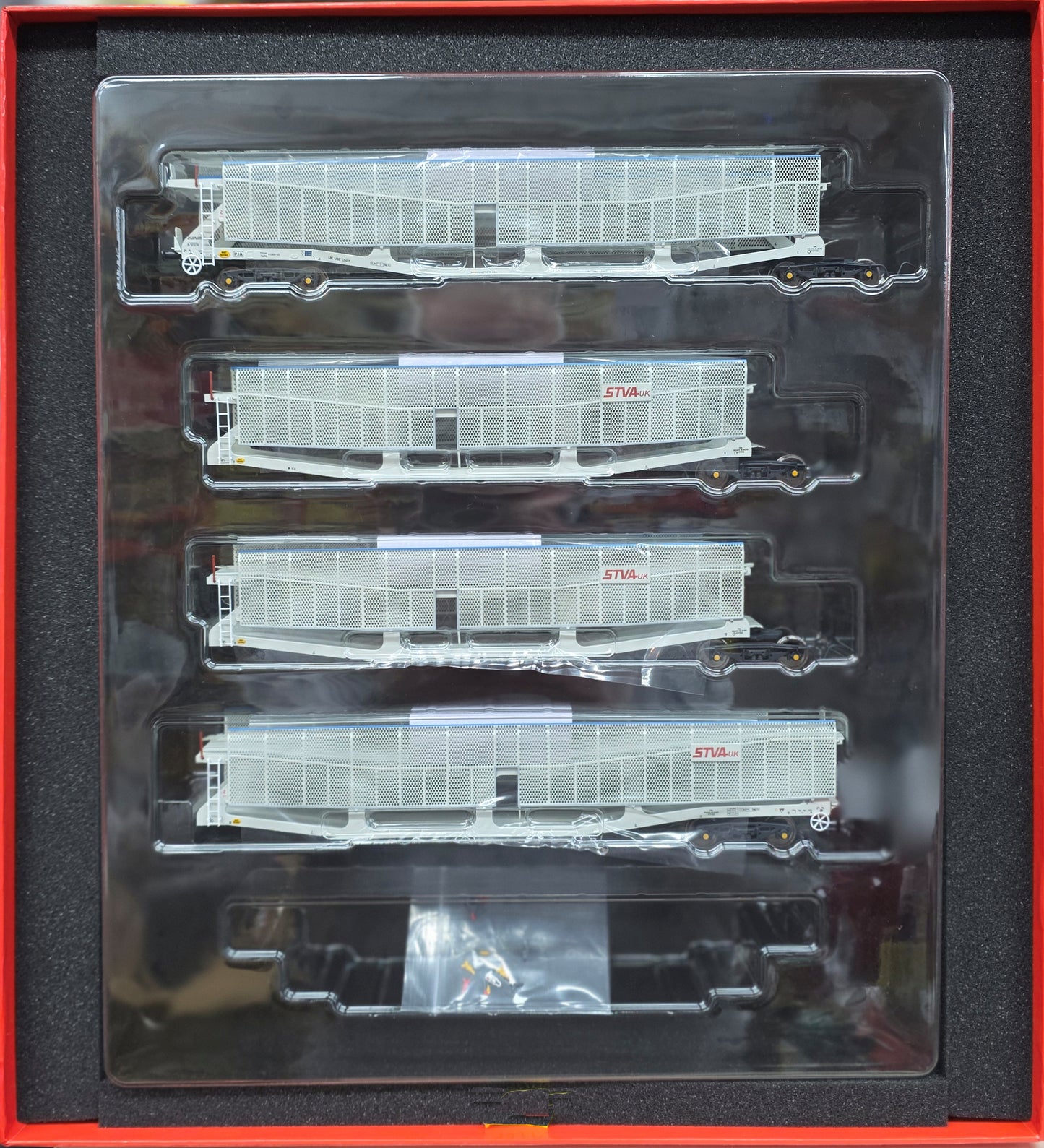 Revolution Trains RT-OO-CAR4-437A Quad set Cartic-4 car carrier STVA UK - (Set A)