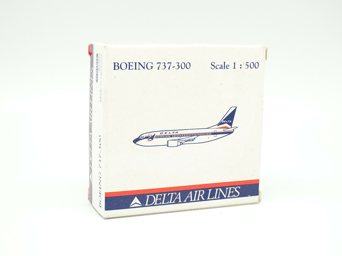 Schabak 1:500 Delta Airlines Boeing 737-300 82521 - Chester Model Centre