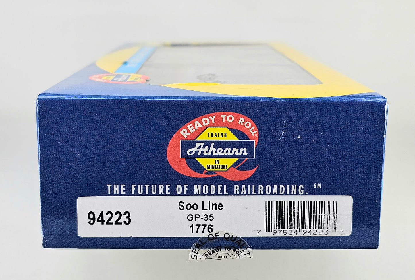 ATHEARN #94223 HO Gauge GP35 Soo Line #1776 'America's Bicentennial' Locomotive (Quick Plug DCC Equipped)