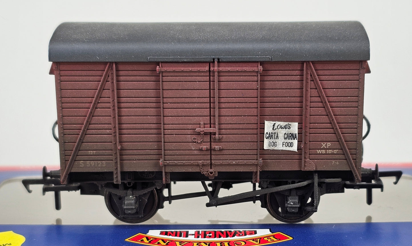BACHMANN 38-082A 12T Southern 2+2 Planked Vent Van BR Bauxite - Chester Model Centre