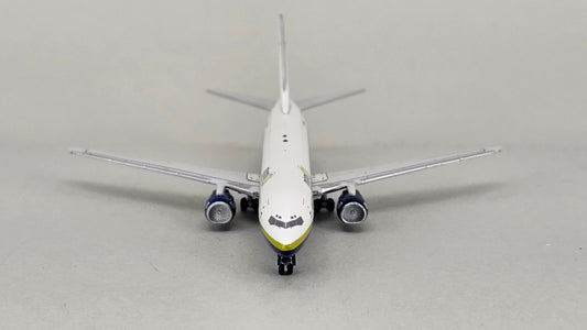 Gemini Jets 1:400 Scale Die-cast Boeing 737-800 'MiamiAir' Model Aircraft. Reg No.N738MA - Chester Model Centre