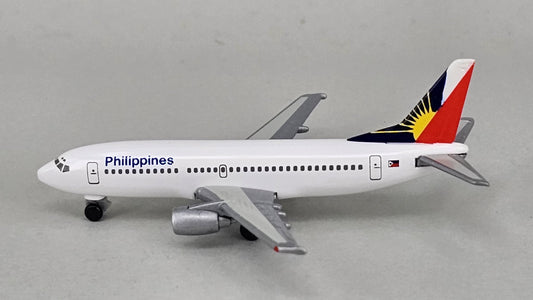 Herpa Wings 500333 Philippines Boeing 737-300 (1:500) - Chester Model Centre