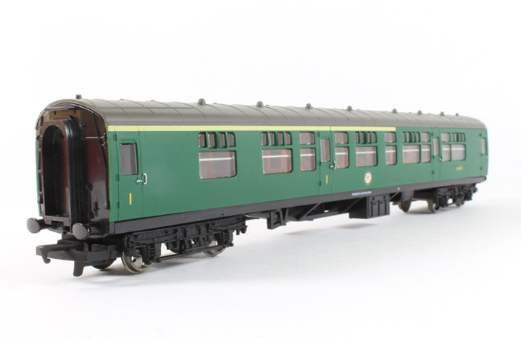 Hornby R4115B Mk1 CK corridor composite in BR green S15049 - Chester Model Centre