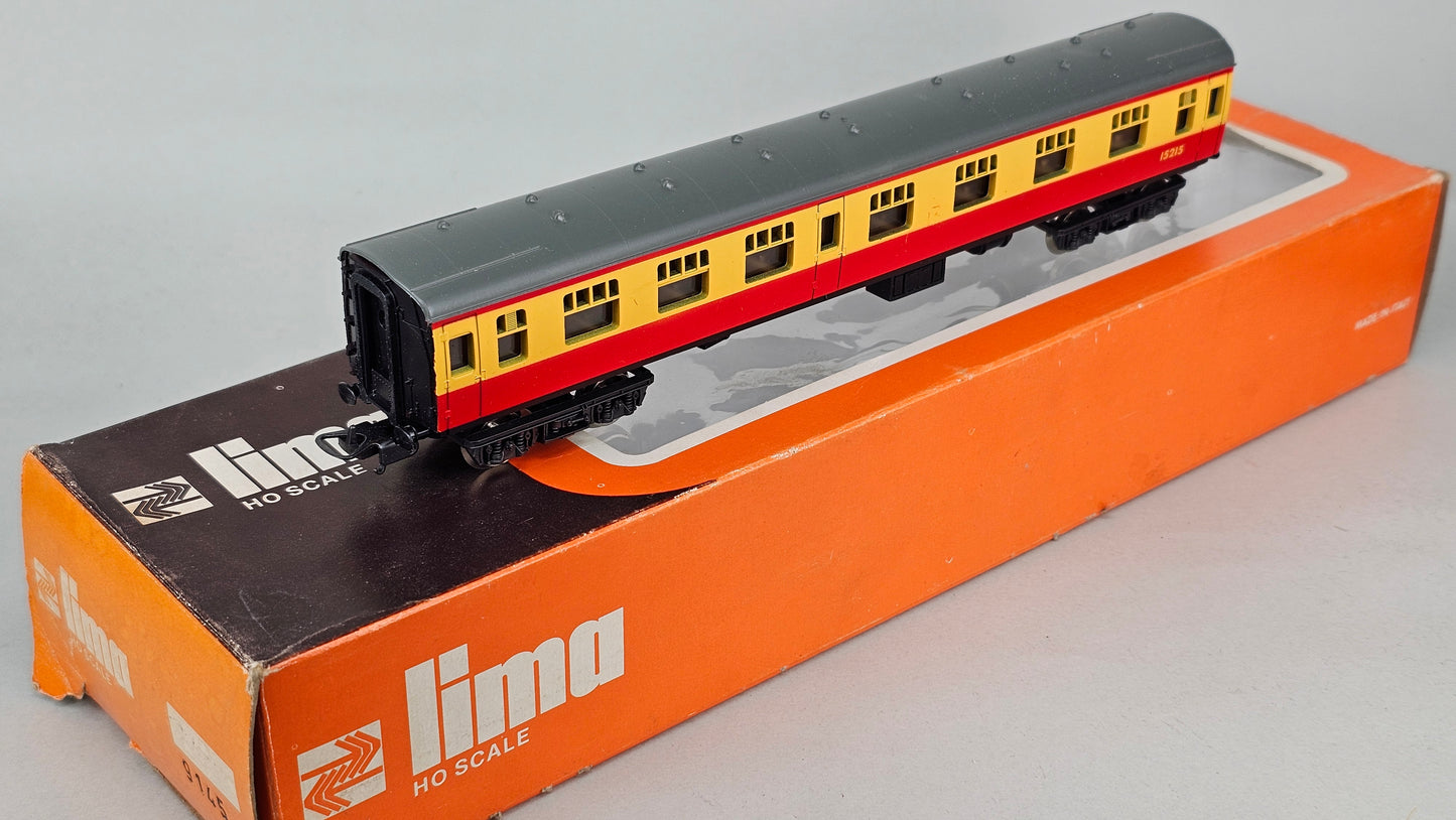 Lima HO Scale 9145 BR Mk1 Corridor Composite Coach Maroon/Cream Running No.15215 - Chester Model Centre