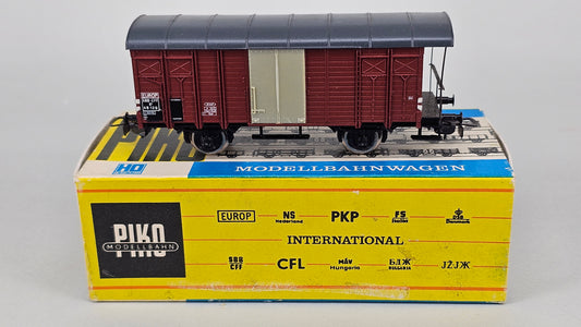 Piko 5/6455-171 Covered Goods Wagon - Chester Model Centre