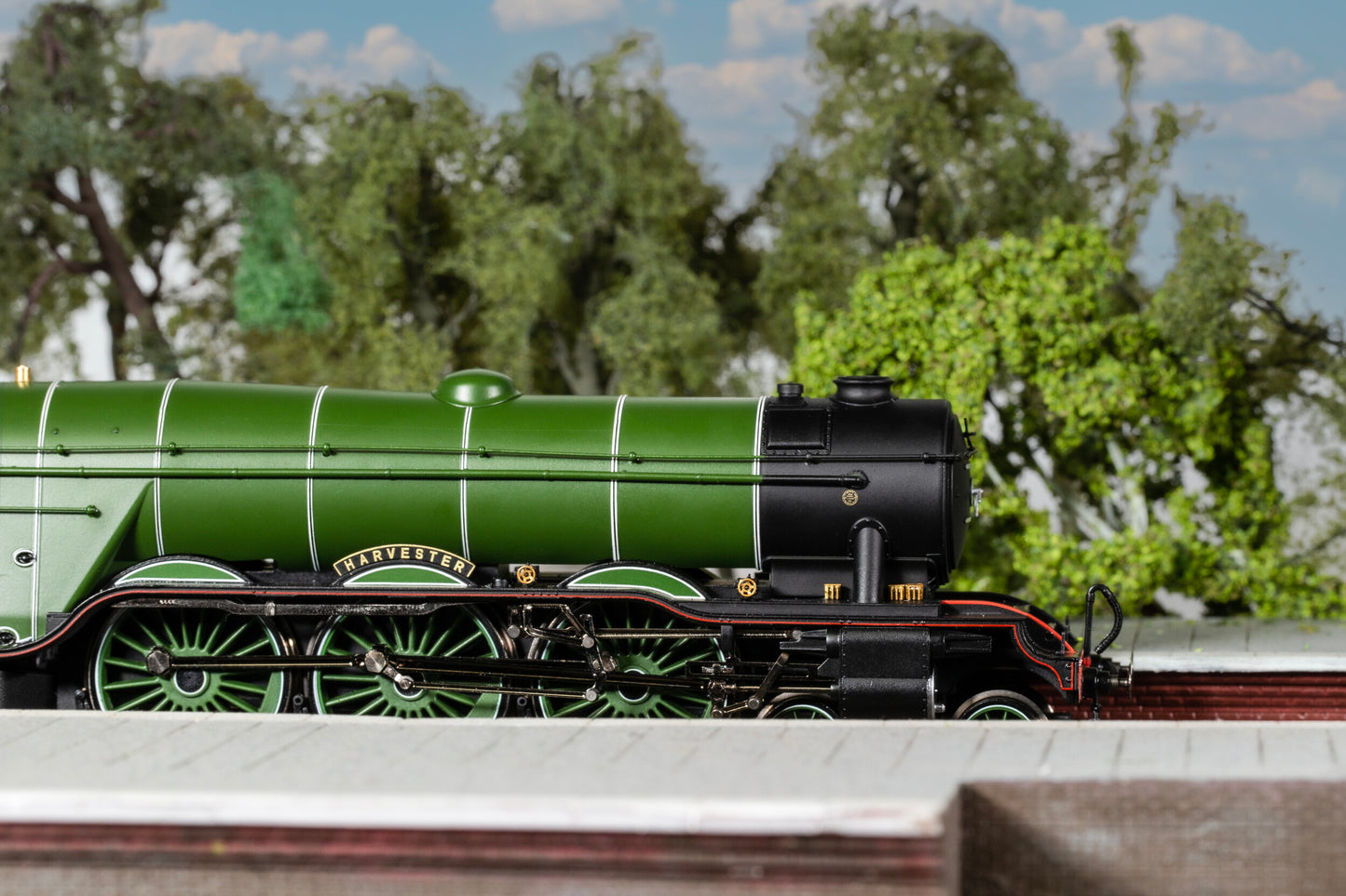 SALE - Hornby R30216 LNER, A3 Class, No.2573 'Harvester' (diecast footplate and flickering firebox) - Era 3 - Chester Model Centre