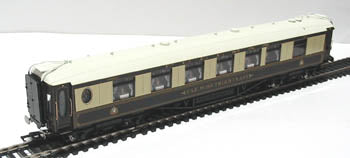Hornby R4146A Pullman 3rd Class 'Car No.161 Third Class' Coach with Working Table Lamps and sprung buffers - Chester Model Centre