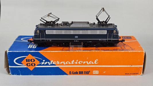 Roco 4137A BR Class 110 Electric Locomotive 'Ocean Blue' DB Livery - Chester Model Centre