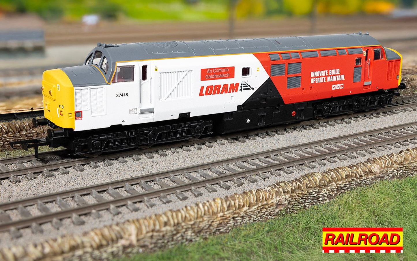 Hornby Railroad Plus - Enhanced Livery R30436 Loram Class 37 AN COMUNN GAIDHEALACH NO.37418 DCC Ready - Chester Model Centre