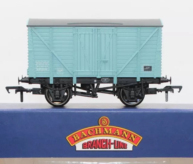 BACHMANN 38-190 10T BR Insulated Van Light Blue - Chester Model Centre
