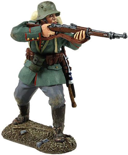 1916-18 German Infantry Advancing Firing - Chester Model Centre