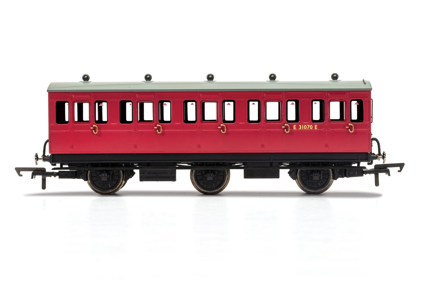 BR, 6 Wheel Coach, 3rd Class, Fitted Lights, E31070 - Era 4 - Chester Model Centre