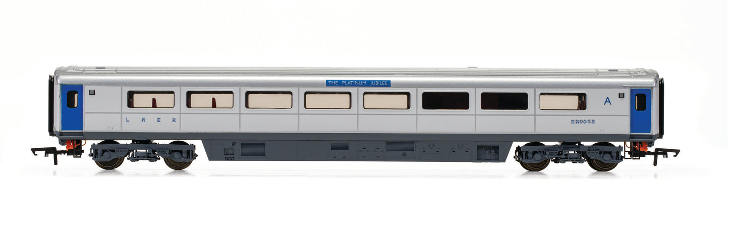 Hornby R40356 Platinum Jubilee of Queen Elizabeth II, Mk3 Sliding Door, Trailer Composite Catering, ER0052 - Era 11 - Chester Model Centre