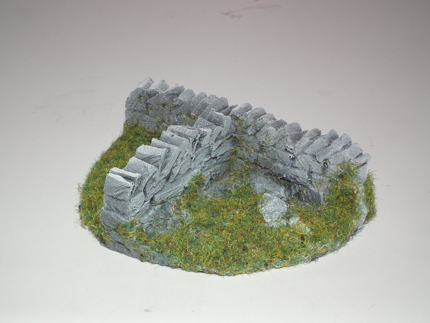 OO Gauge Farm Old Damaged Light Brown Drystone Wall (Bag of 6) - Chester Model Centre