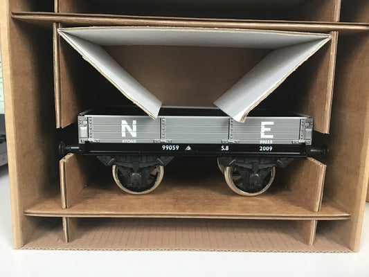 Hornby Bassett-Lowke 1 x 3-Plank Wagon NE - Chester Model Centre