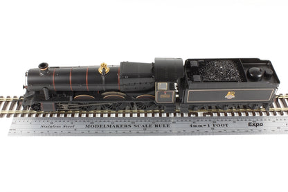 Bachmann 32-783 Modified Hall Class 7904 Fountains Hall - Lined Black Early Emblem - Weathered Era 4 - DCC Ready 8 Pin - Chester Model Centre