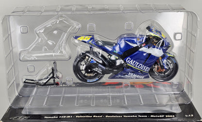 MINICHAMPS 122 053046 - 1/12 Scale Die-Cast YAMAHA YZR-M1 Gauloises Yamaha Team Valentino Rossi MotoGP 2005 - Chester Model Centre