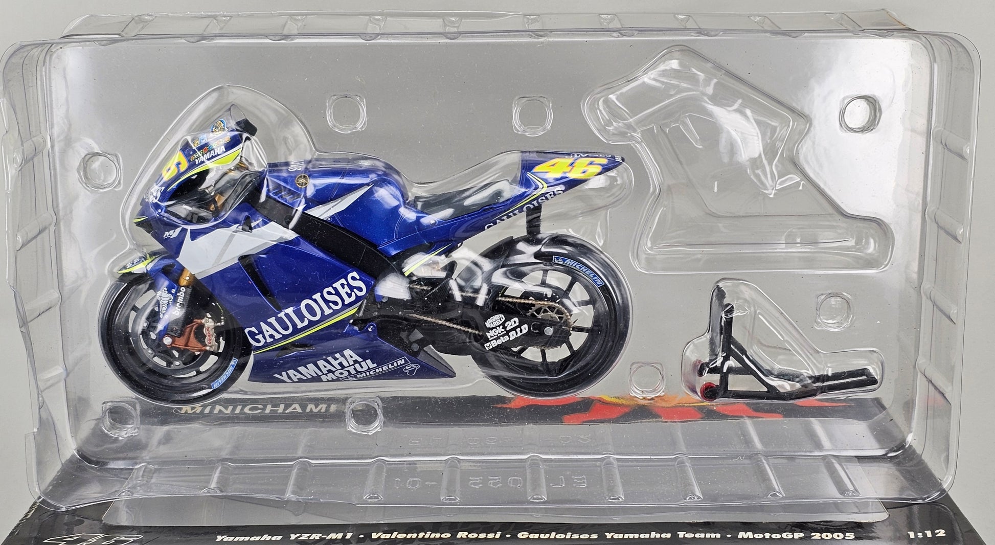 MINICHAMPS 122 053046 - 1/12 Scale Die-Cast YAMAHA YZR-M1 Gauloises Yamaha Team Valentino Rossi MotoGP 2005 - Chester Model Centre