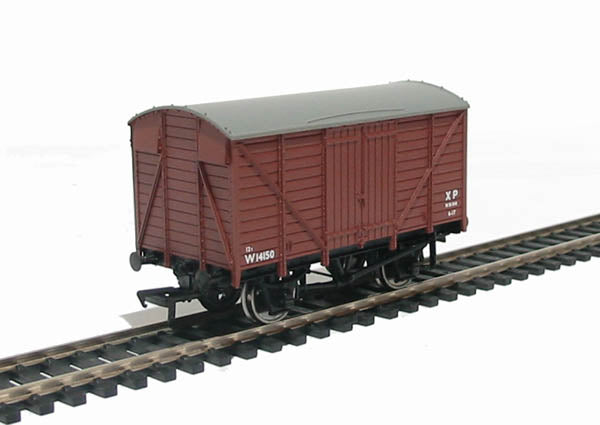 Bachmann Branch line 37-726 12 Ton Ventilated Van BR Brown - Chester Model Centre