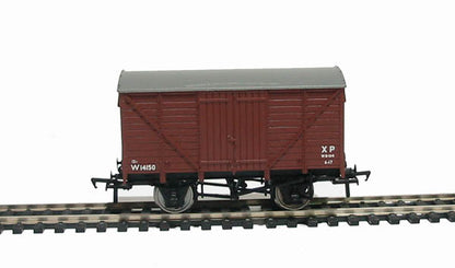 Bachmann Branch line 37-726 12 Ton Ventilated Van BR Brown - Chester Model Centre