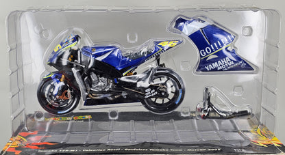 MINICHAMPS 122 053046 - 1/12 Scale Die-Cast YAMAHA YZR-M1 Gauloises Yamaha Team Valentino Rossi MotoGP 2005 - Chester Model Centre