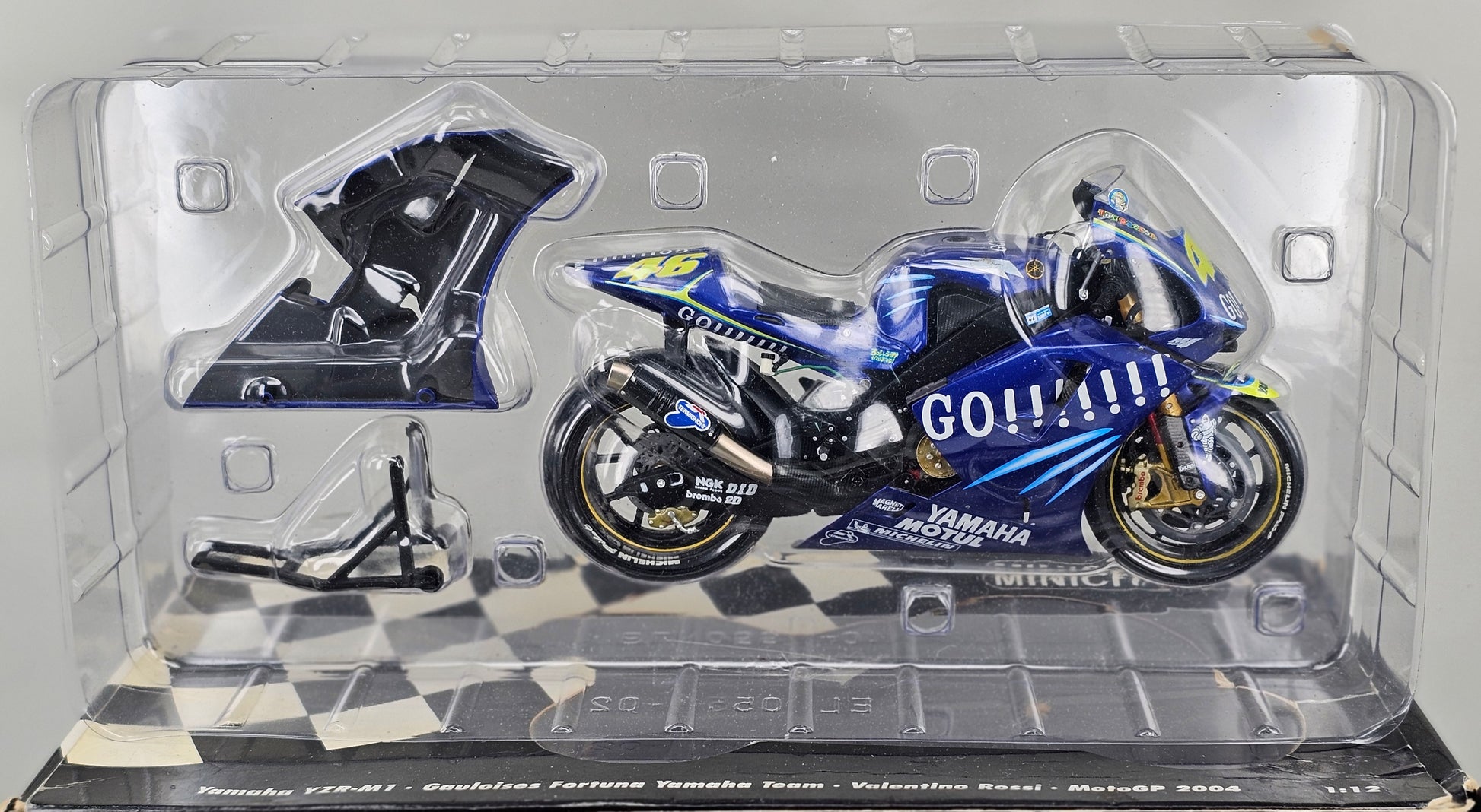 MINICHAMPS 122 043046 - 1/12 Scale Die-Cast YAMAHA YZR-M1 Gauloises Fortuna Yamaha Team Valentino Rossi MotoGP 2004 - Chester Model Centre