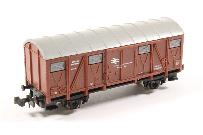 Lima N Gauge 400 Long Wheelbase Ferry Van in BR Brown - Chester Model Centre