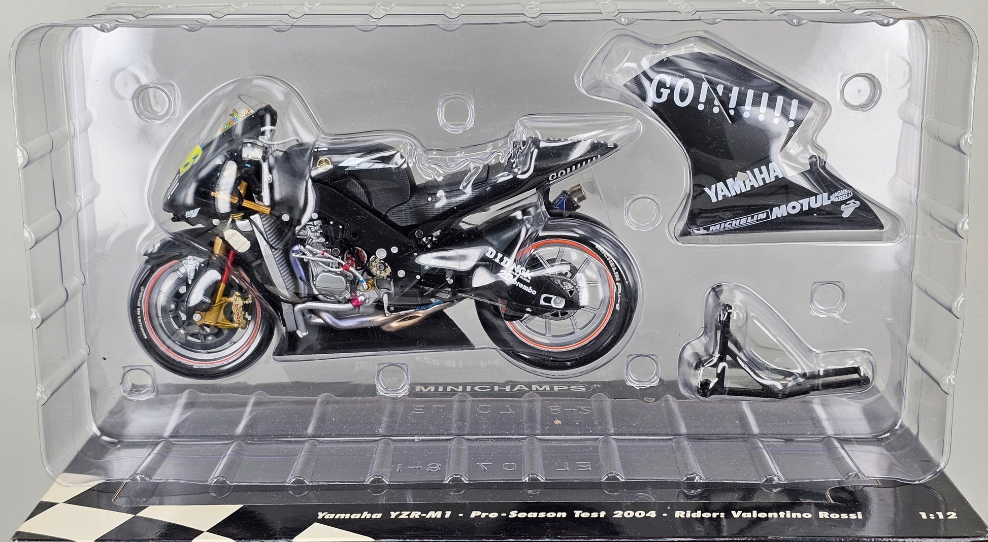 MINICHAMPS 122 043946 - 1/12 Scale YAMAHA YZR-M1 Pre-Season Test 2004 Valentino Rossi - Chester Model Centre