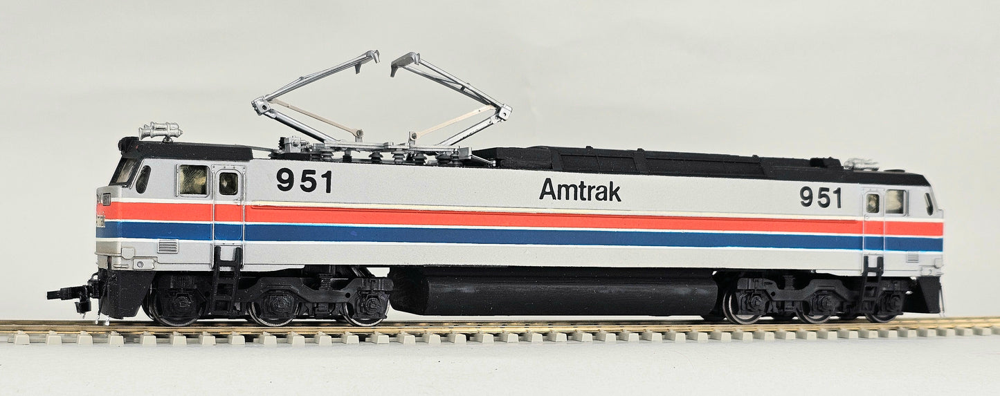 BACHMANN HO Scale #41-655-05 E60CP Electric Locomotive Amtrak #951