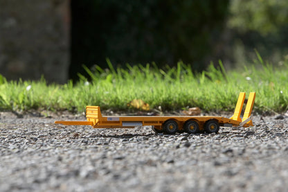 Britains Farm Series 1:32 Scale 43254 Kane Low Loader (Yellow)