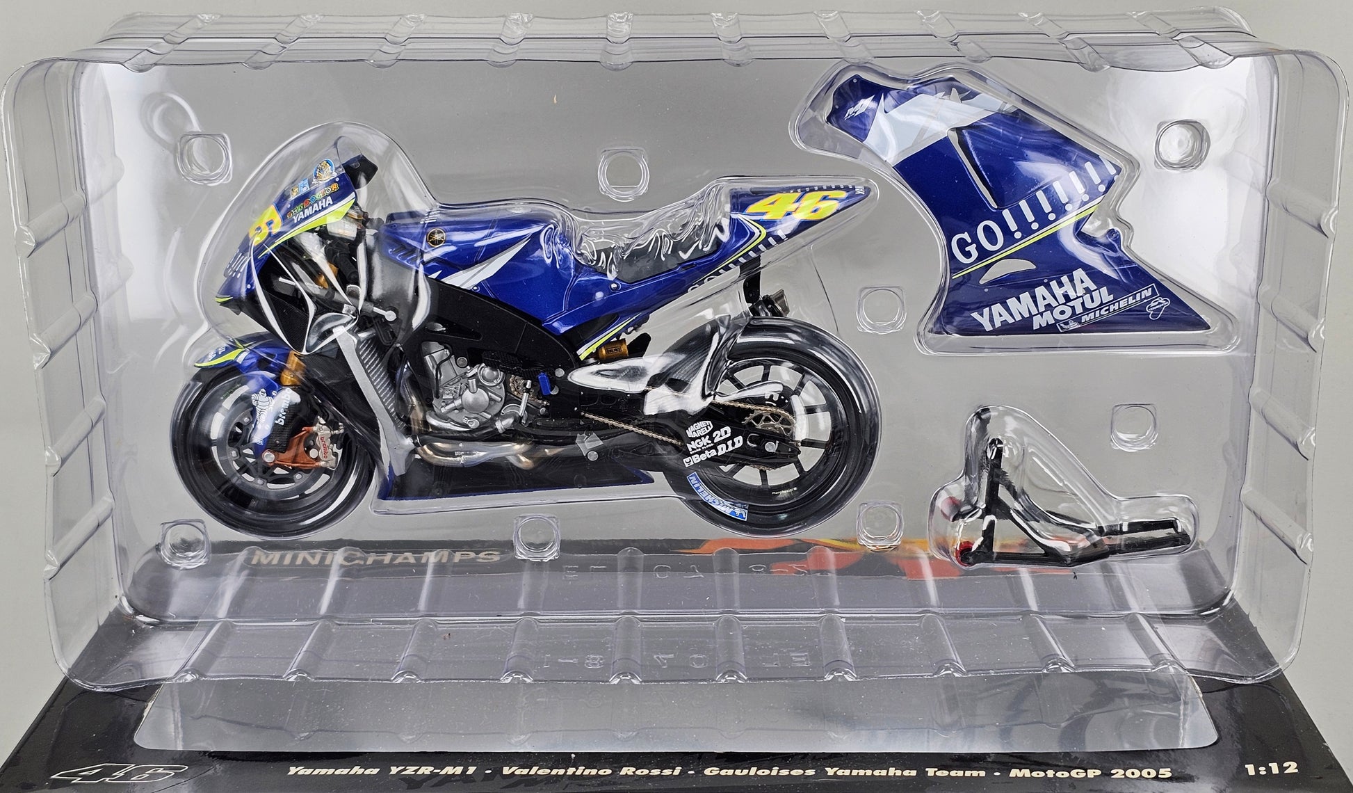MINICHAMPS 122 053046 - 1/12 Scale Die-Cast YAMAHA YZR-M1 Valentino Rossi Gauloises Yamaha Team MotoGP 2005 - Chester Model Centre