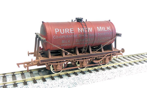Dapol 4F-031-038 6 WHEEL MILK TANK CO-OP MILK RED - WEATHERED - Chester Model Centre