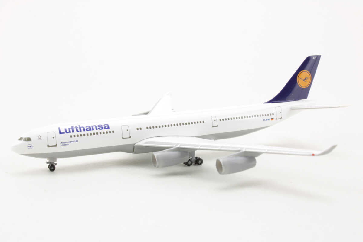Herpa Wings 516518 Lufthansa Airbus A340-200 (1:500) - Chester Model Centre