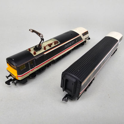 Graham Farish N Gauge, Pair of Class 91 (91005) and DVT (82204) in Intercity Swallow livery - Chester Model Centre