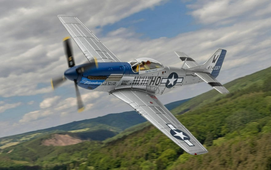 CORGI Aviation Archive - Limited Edition AA27709 North American P-51D Mustang ‚'Moonbeam McSWINE' - Capt. William T. 'Bill' Whisner Jr