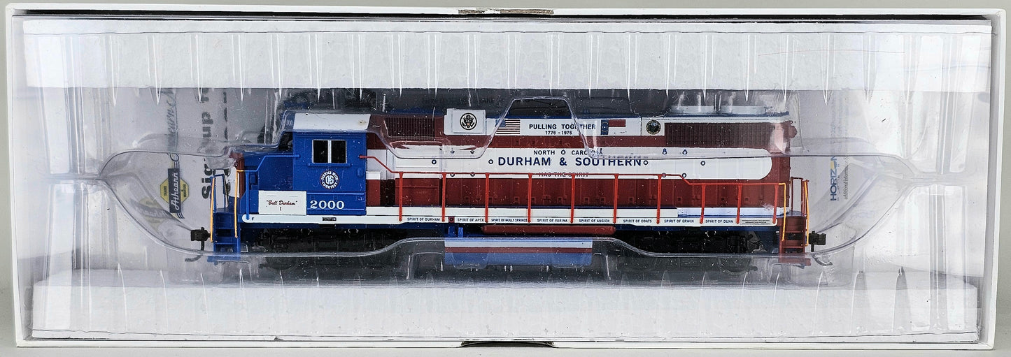 ATHEARN HO Gauge #78901 GP38-2 Durham & Southern BICENTENNIAL #2000 - DC Only