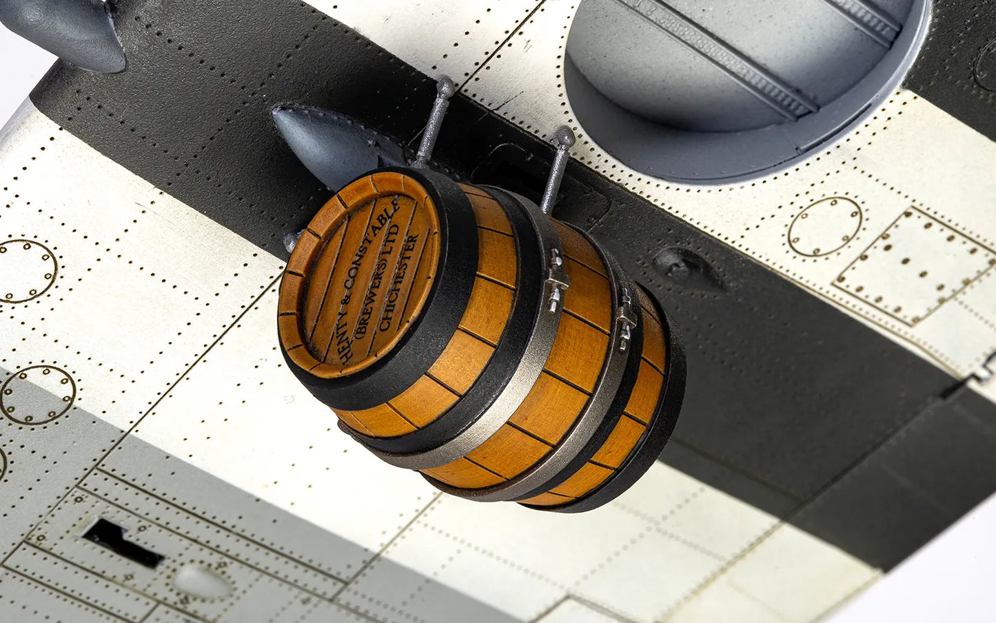 Airfix A17001A 1:24 Supermarine Spitfire Mk.IXc - Flying Dray with Airfix Pint Glass - Chester Model Centre