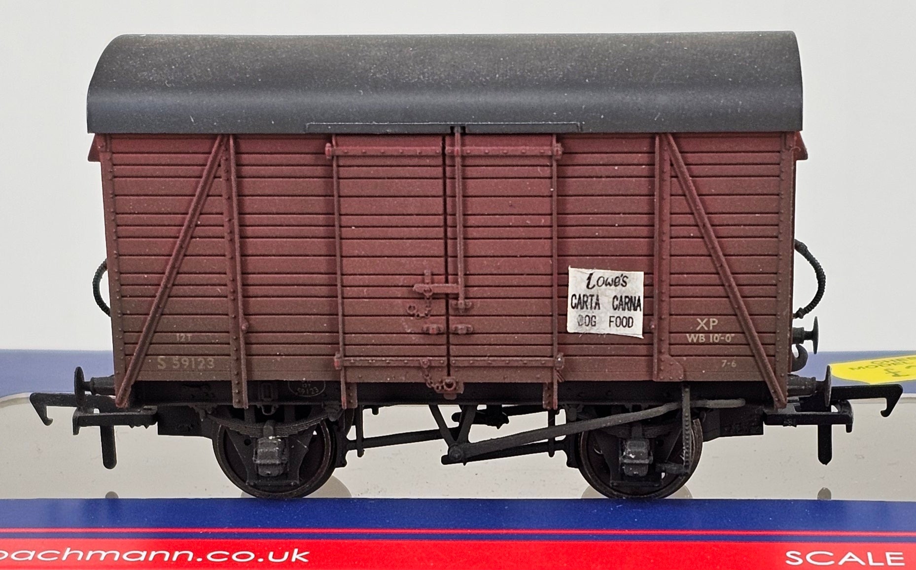 BACHMANN 38-082A 12T Southern 2+2 Planked Vent Van BR Bauxite - Chester Model Centre