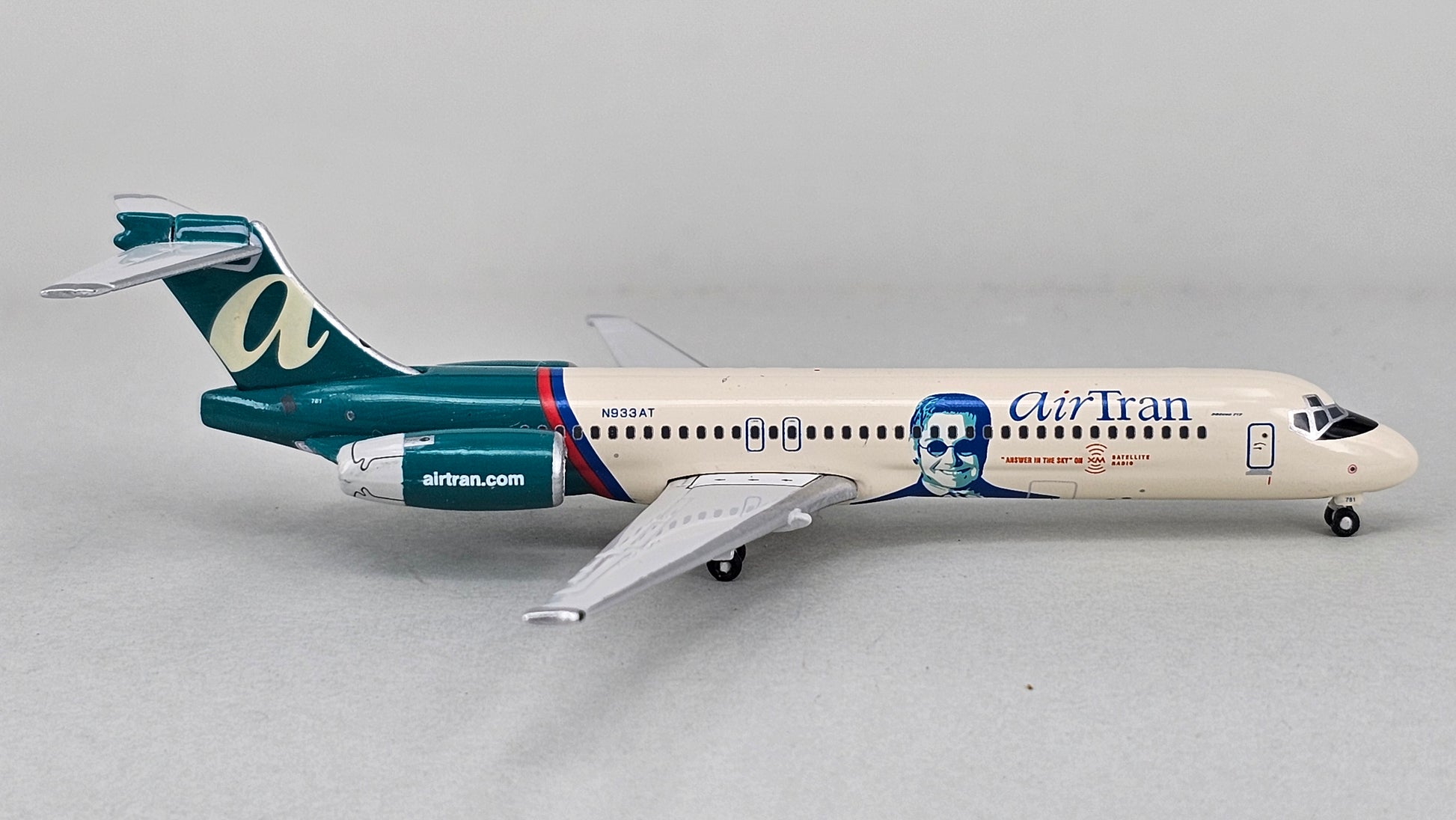 Gemini Jets Limited Edition 1:400 Scale Diecast Boeing 717-200 'airTran' Reg. Number N933AT - Chester Model Centre