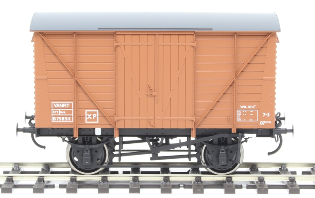DAPOL 7F-056-013 BR Standard Planked Van Diag 208 Bauxite B758511