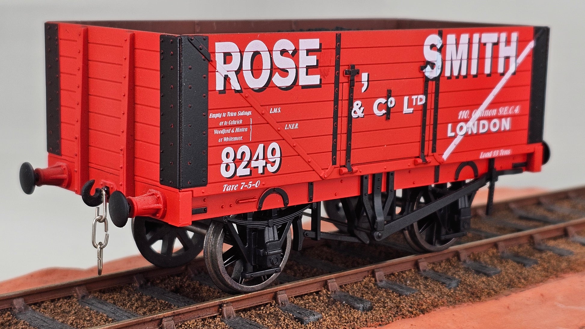 DAPOL 7F-080-016 8 Plank Open Wagon 'ROSE SMITH' No.8249 With Coal Load - Chester Model Centre