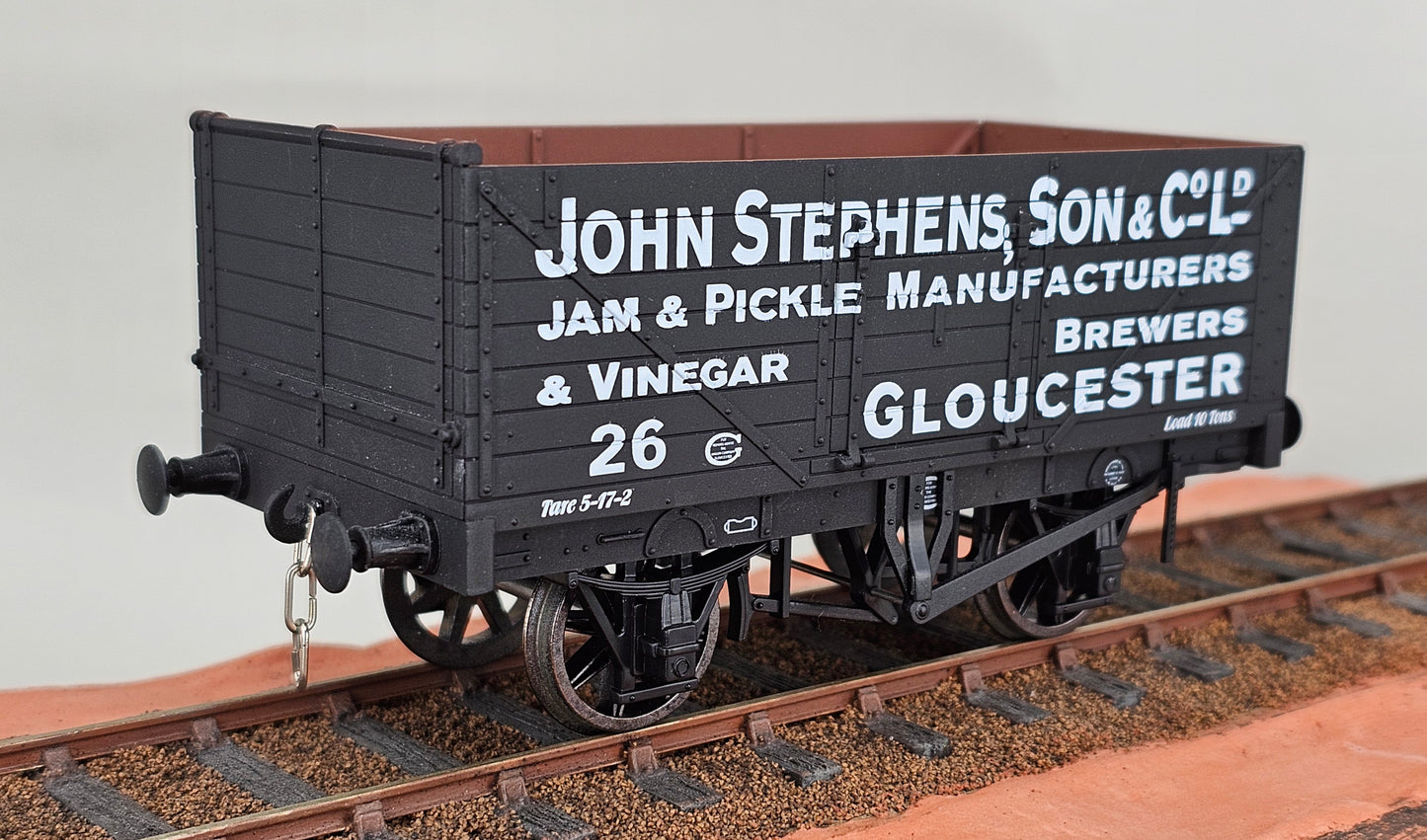 DAPOL 7F-071-020 7 Plank 10T Open Wagon 'John Stephens' No.26 - Chester Model Centre