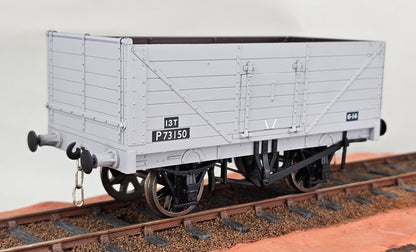 DAPOL 7F-071-034 BR 7 Plank Open Wagon (Grey) No.P73150 (Factory Second - Door wrong end) - Chester Model Centre