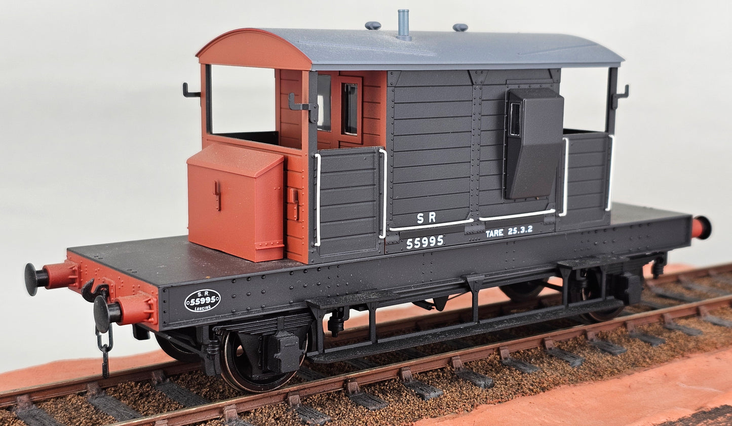 DAPOL 7F-100-001 SR Brake Van Bauxite No.55995 - Chester Model Centre