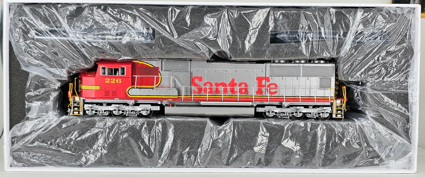 GENESIS #G6137 HO Gauge SD75M Santa Fe No.1 Running No.226 (DC)