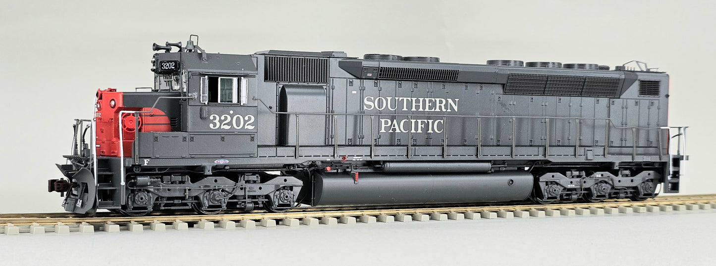 GENESIS G63638 SDP45 Southern Pacific Locomotive #3202 with Tsunami DCC and Sound