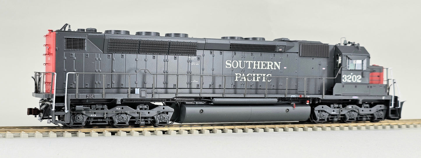 GENESIS G63638 SDP45 Southern Pacific Locomotive #3202 with Tsunami DCC and Sound