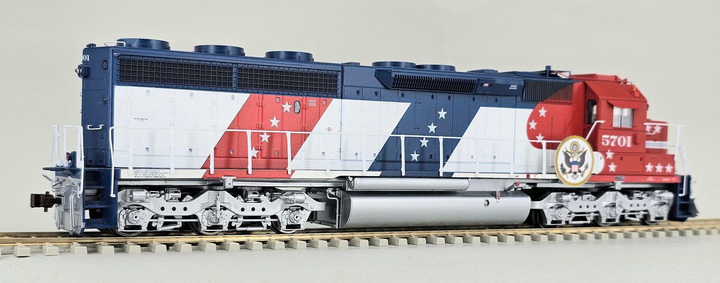 GENESIS #G67076 HO Gauge SD45-2 Santa Fe Bicentennial #5701 (Quick Plug Adapter fitted - 8/9 pin decoder required)